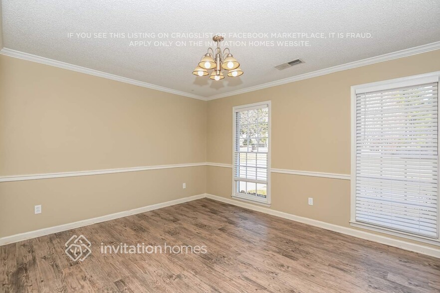 Building Photo - 2585 Loring Rd NW