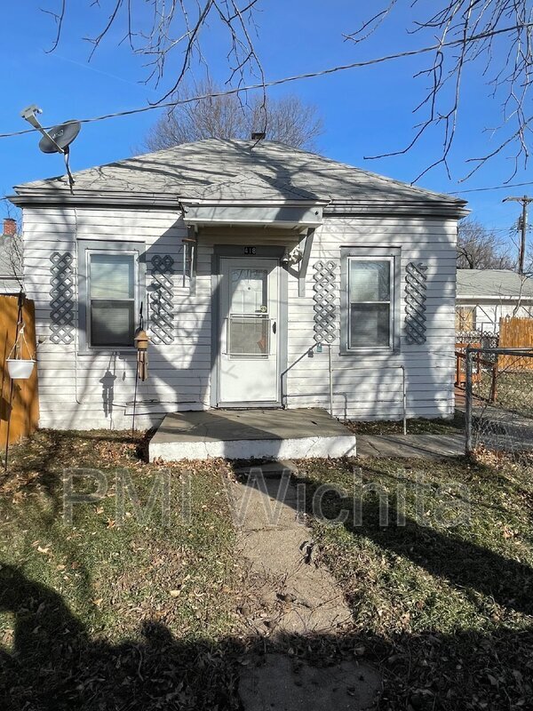 Building Photo - 418 W Harry St