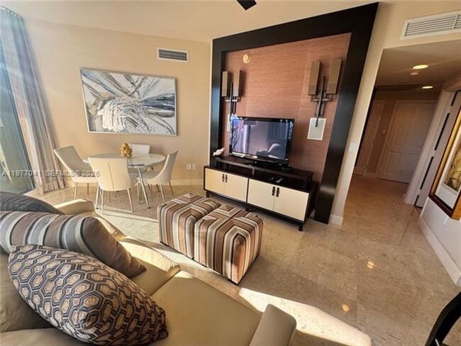 Building Photo - 17875 Collins Ave