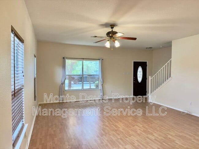 Building Photo - 1206 Devil Ridge