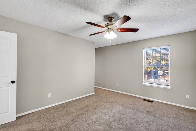 Building Photo - 3222 Preston Dr