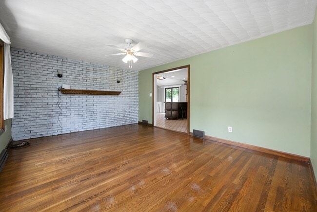 Building Photo - 47 Oriole Dr