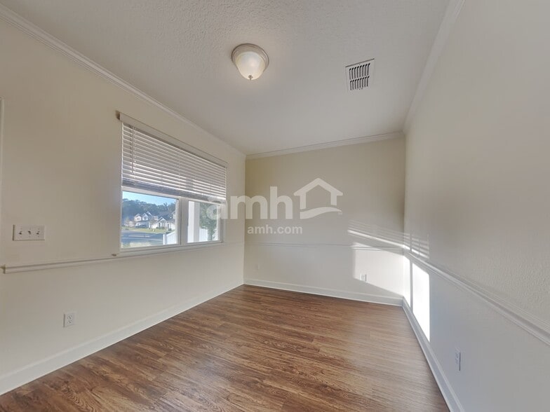 Building Photo - 3051 Creek Village Ln