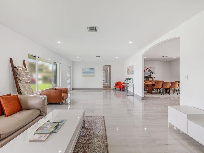 Building Photo - 16010 NW 37th Ct