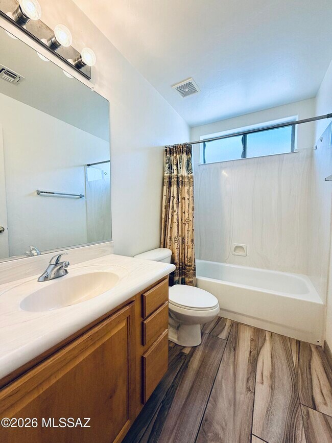 Building Photo - 5206 N Canyon Rise Pl