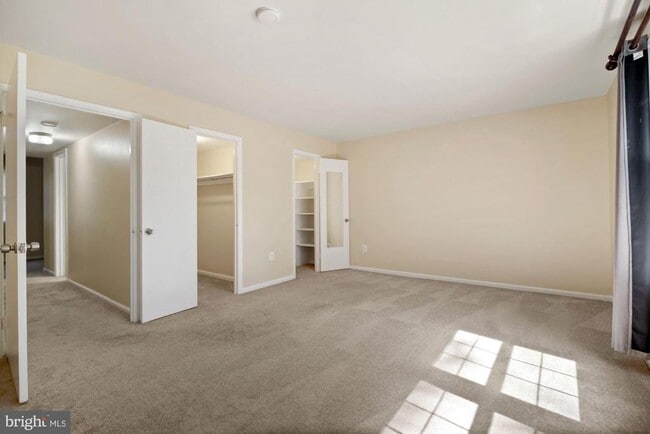 Building Photo - 752 Quince Orchard Blvd