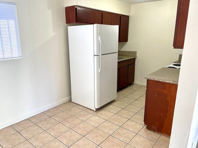 Building Photo - 3351 Brussels St