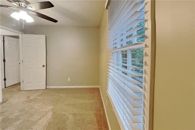 Building Photo - 3643 S Marlborough Dr