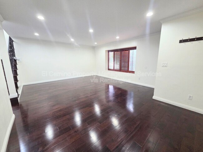 Building Photo - 8901 Serapis Ave