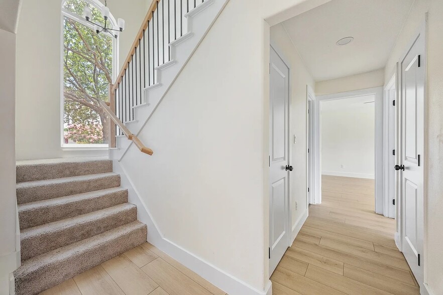 Building Photo - 2609 Dalgreen Dr