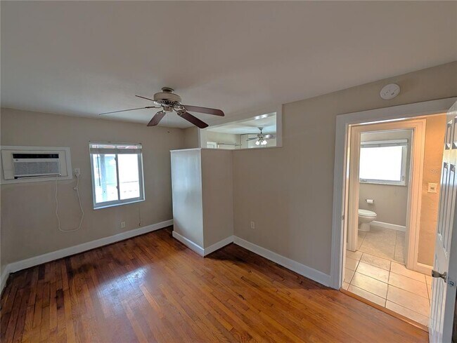 Building Photo - 520 11th Ave N