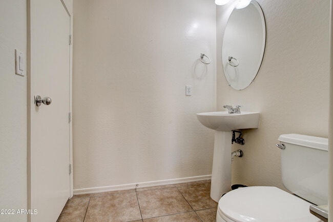 Building Photo - 9928 W Chipman Rd