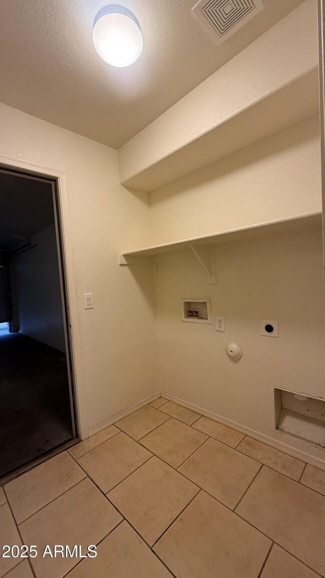 Building Photo - 5109 N 125th Dr