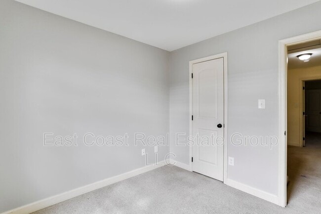 Building Photo - 38 Envy Ct