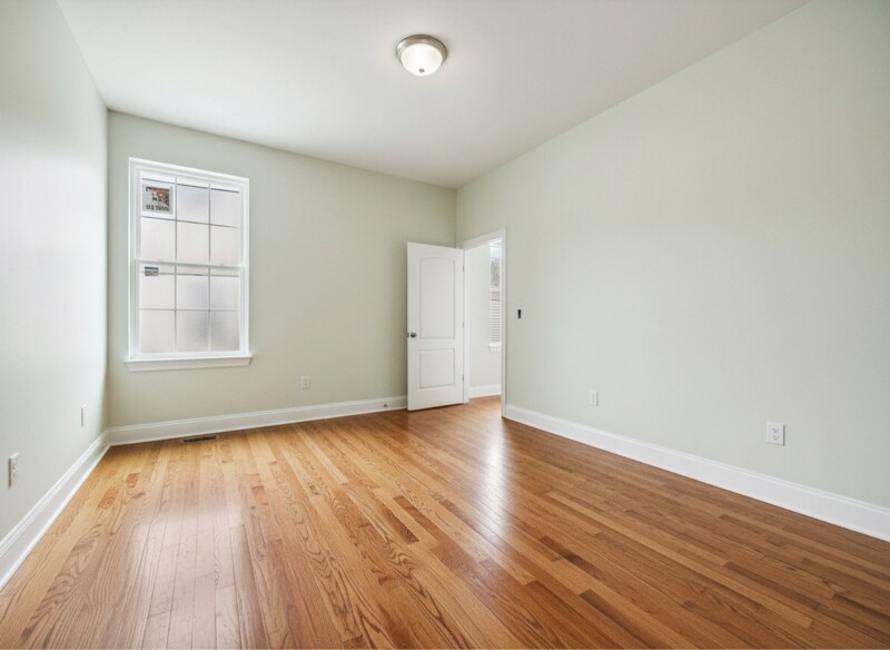 Building Photo - 110 8th St