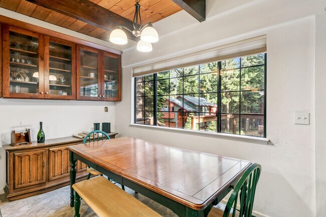 Building Photo - 1517 Plumas Cir