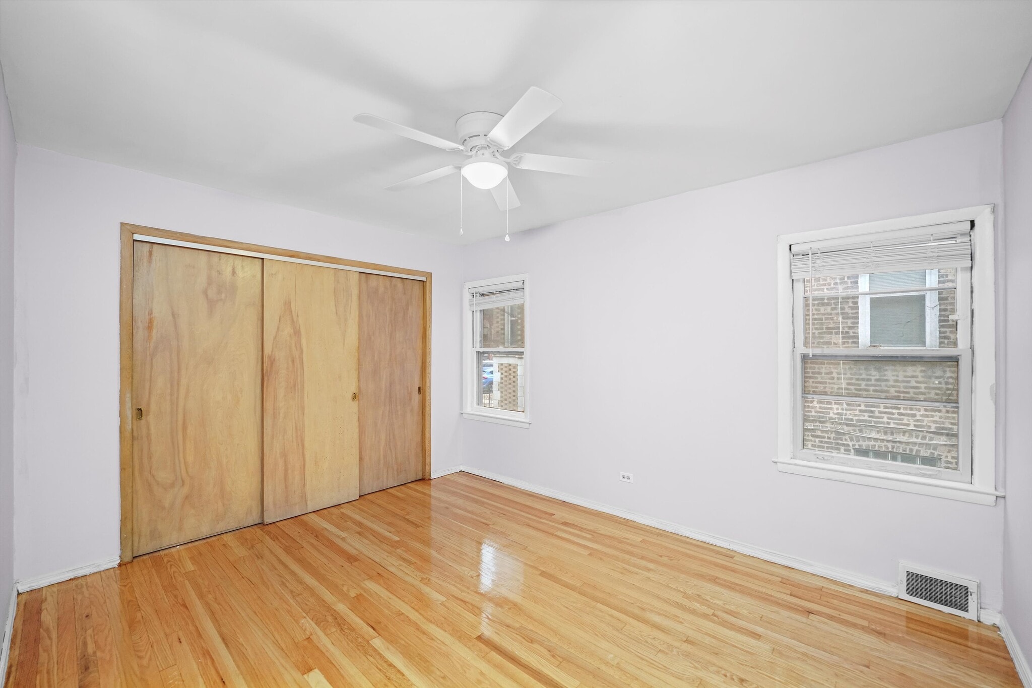 Building Photo - 6158 N Hoyne Ave