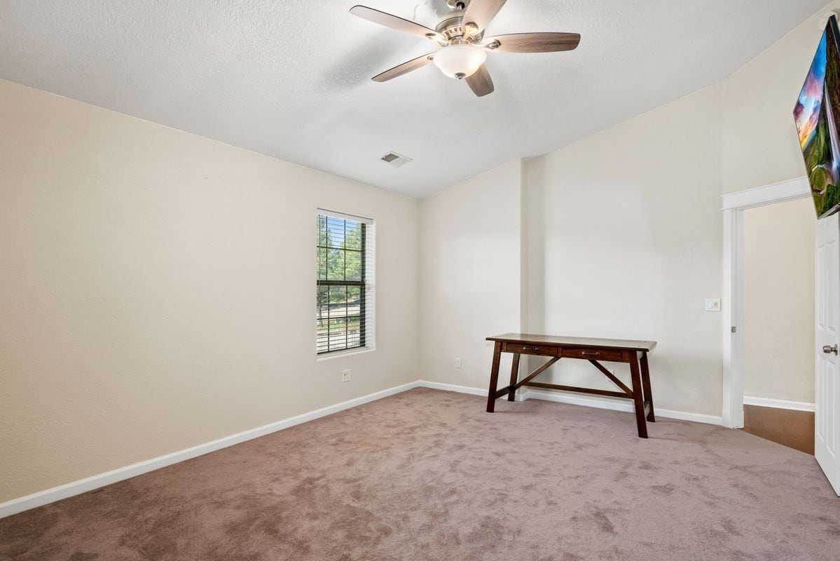 Building Photo - 408 Sunny Slope Dr