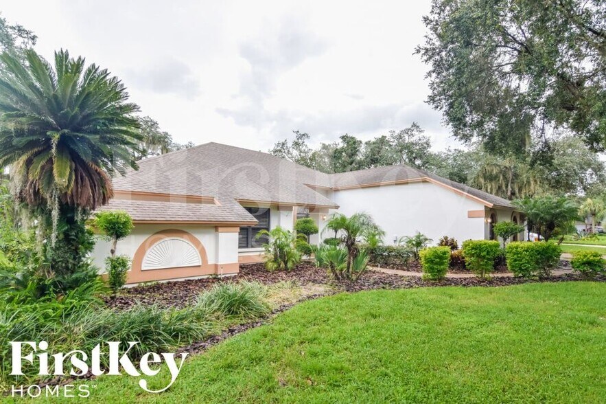 Building Photo - 2816 Pine Club Dr