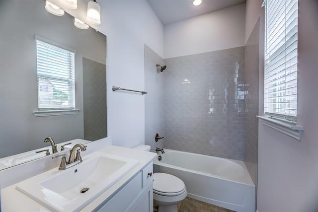 Building Photo - 8210 Cotton Patch Ln