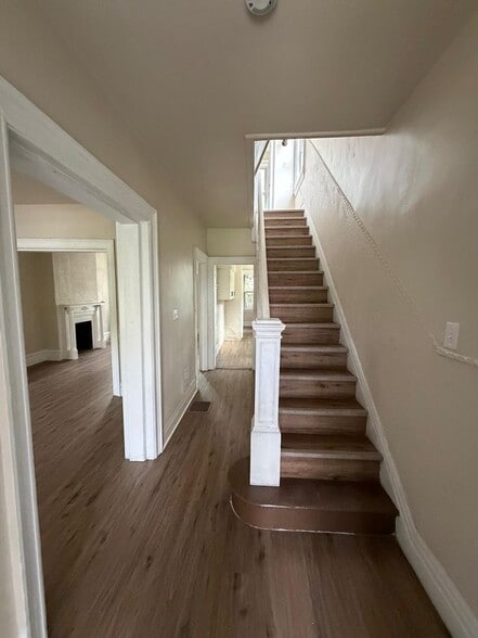 Building Photo - 7122 Idlewild St
