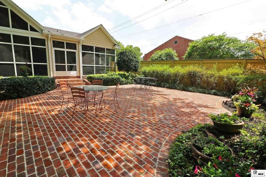 Building Photo - 601 Glenmar Ave