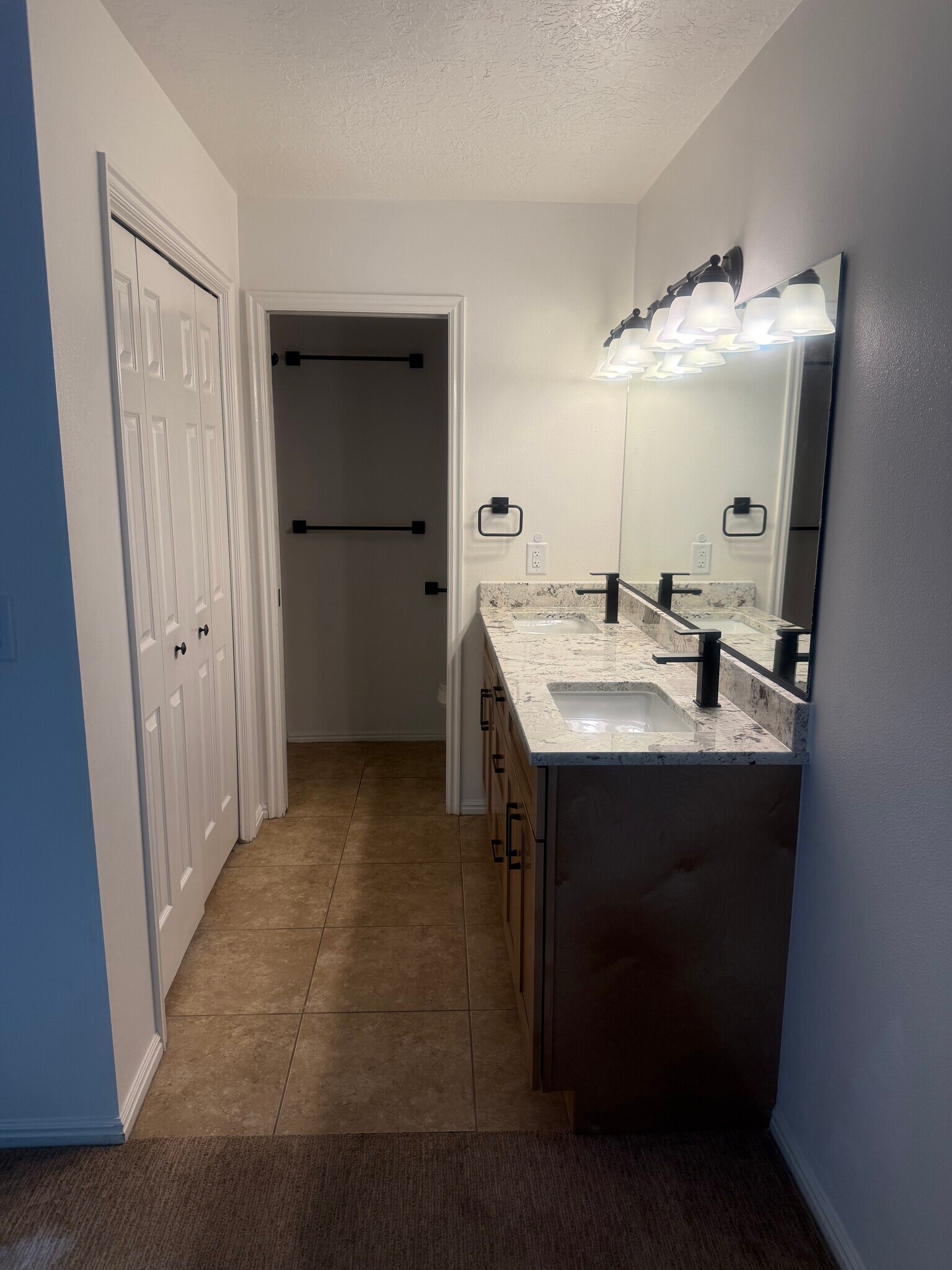 Building Photo - 556 S 1100 E