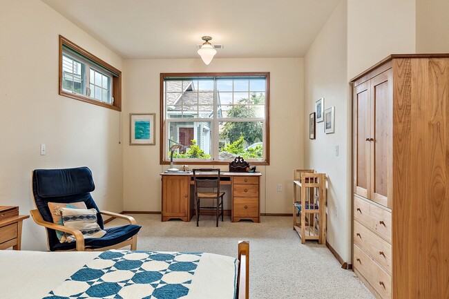 Building Photo - Mountain Meadows 2 Bedroom, 2 Bath Condomi...