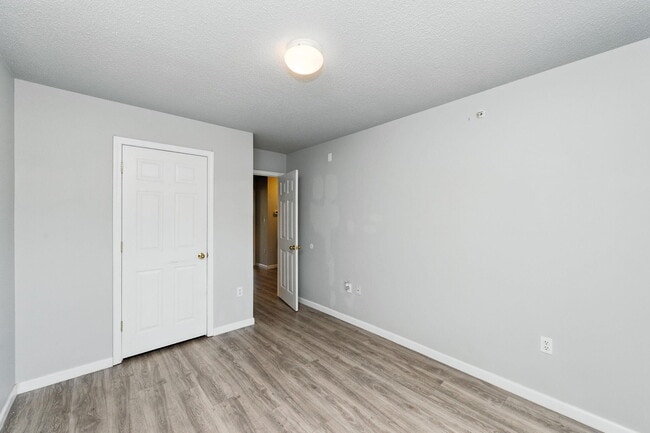 Building Photo - 303 Crooked Pine Trail