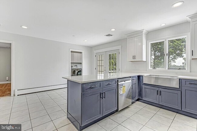 Building Photo - 136 Carlough Rd