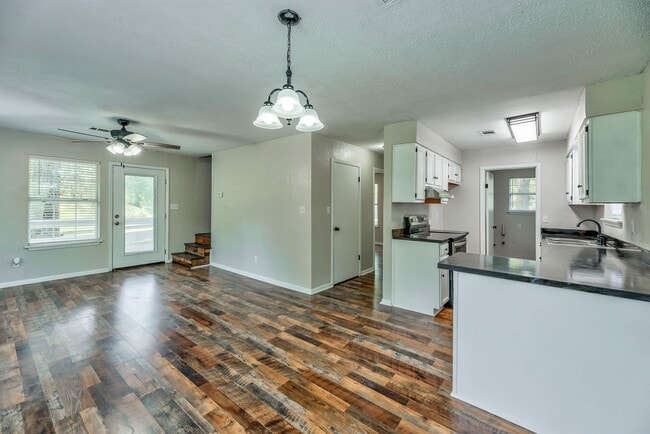 Building Photo - 156 CR 4430