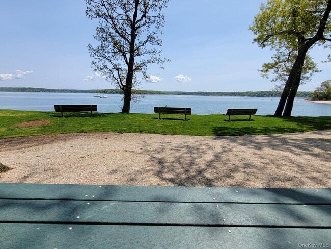 Building Photo - 144 Old Winkle Point Rd