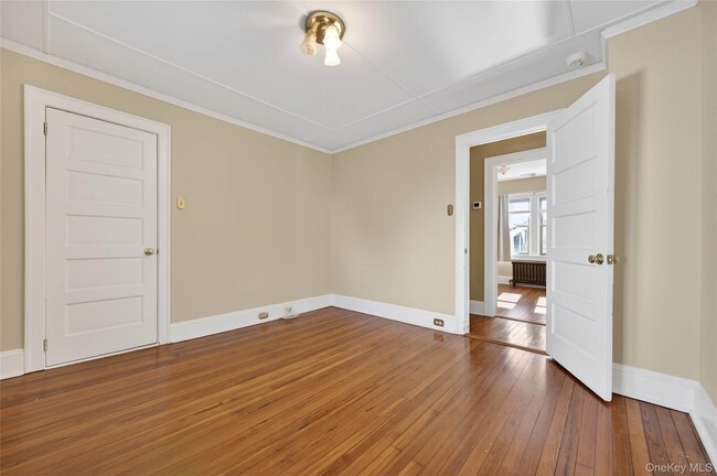 Building Photo - 35 Birch St