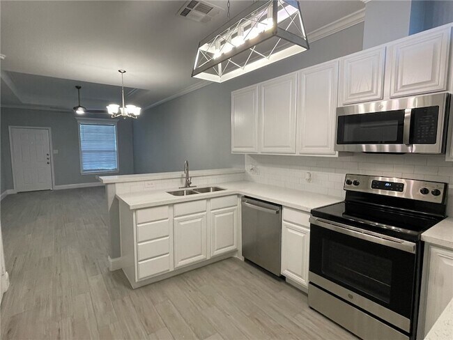 Building Photo - 3838 Oldenburg Ln