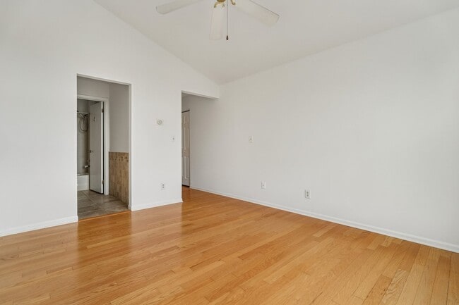 Building Photo - 6 Ray Ct