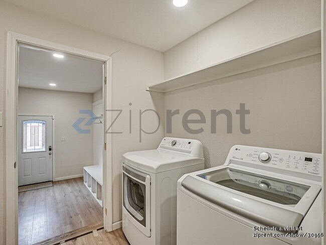 Building Photo - 8826 Bruton Rd