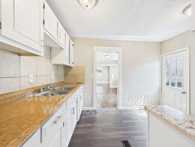 Building Photo - 5710 Askew Ave