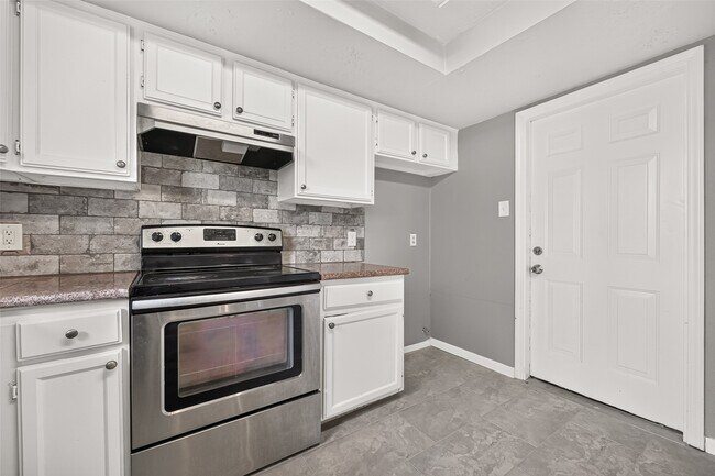 Building Photo - 9903 Towne Tower Ln