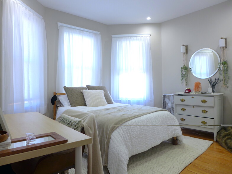 Building Photo - 1615 Tremont St