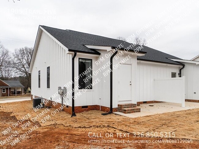 Building Photo - 1905 Trail Five