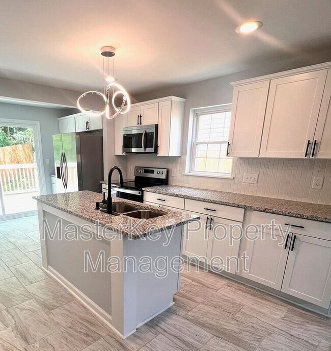 Building Photo - 713 Massey Ave