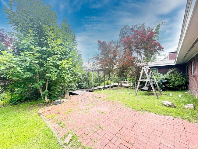 Building Photo - 3 Bed, 2 Bath Home in Ruston