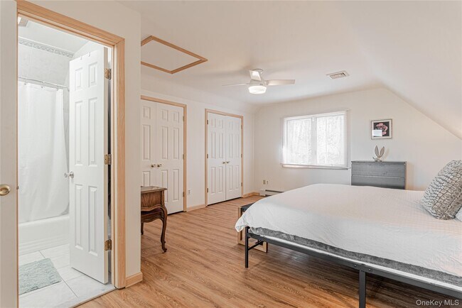 Building Photo - 461 NY-199