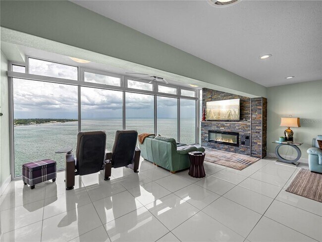 Building Photo - 7200 Sunshine Skyway Ln S