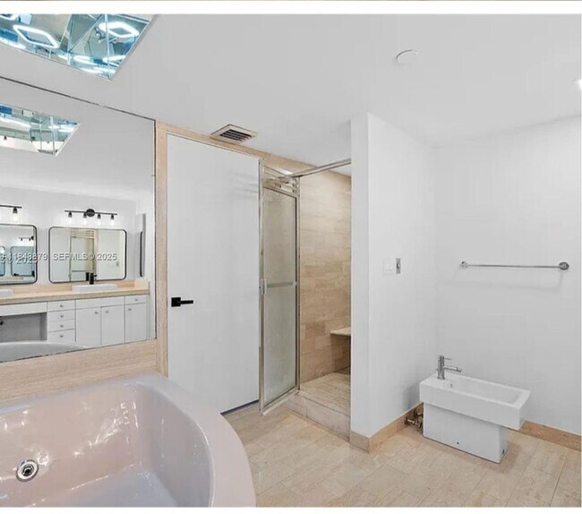 Building Photo - 19355 Turnberry Way