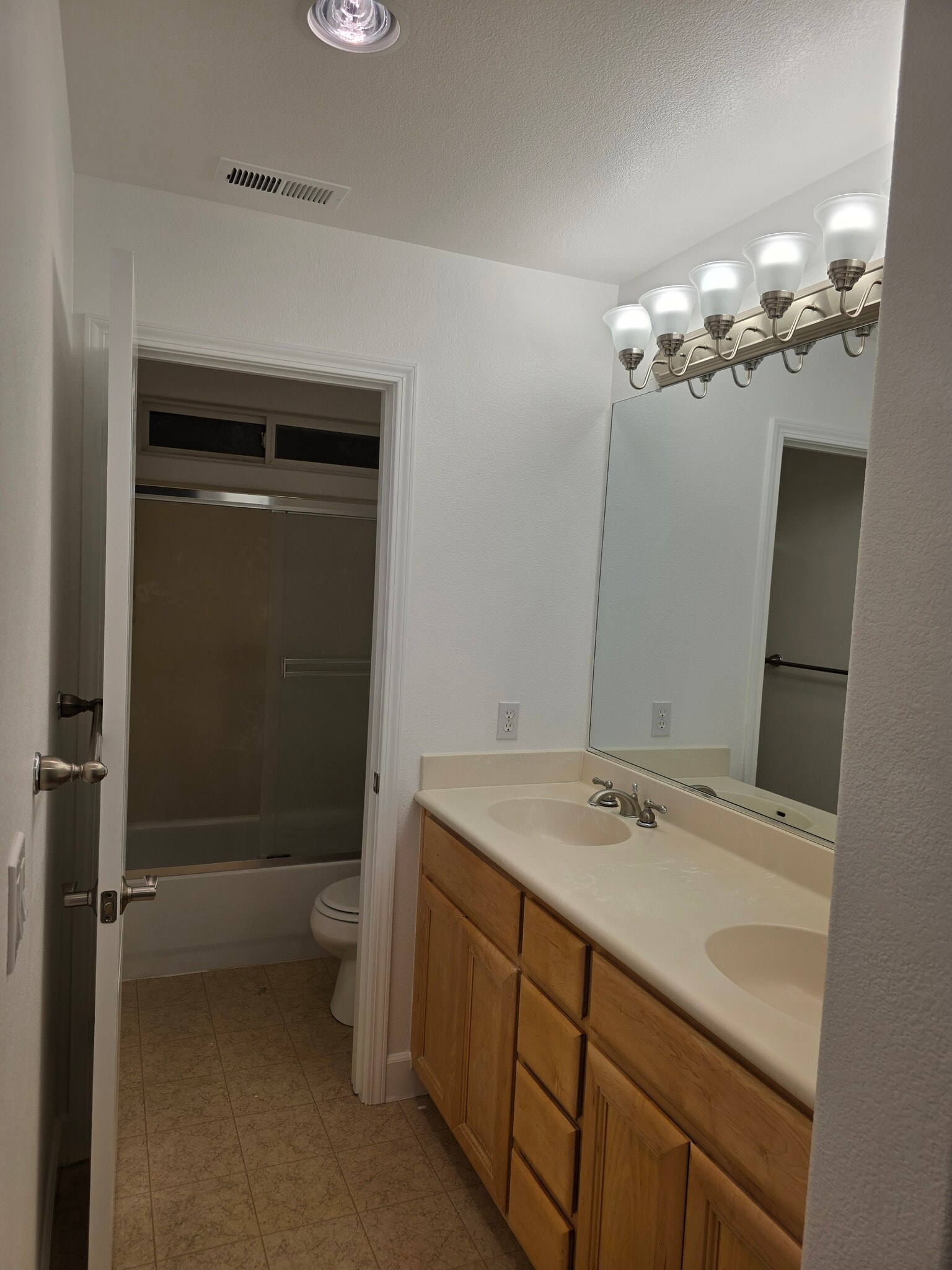 Building Photo - 426 Matteri Cir