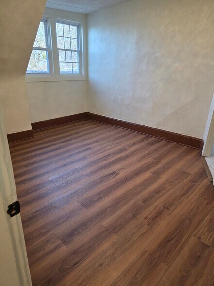 Living room - 727 Hill Ave