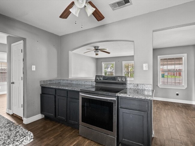 Building Photo - 2512 Jackson