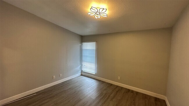 Building Photo - 9550 Deering Dr