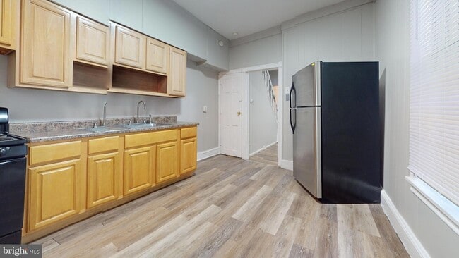 Building Photo - 5139 Ludlow St